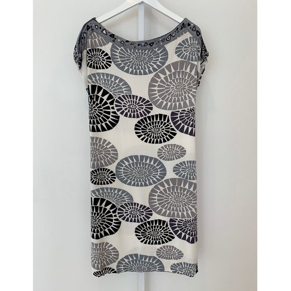 AUDREY MAI GRAY WHITE PRINT BELTED DRESS SIZE SMALL - Picture 2 of 9